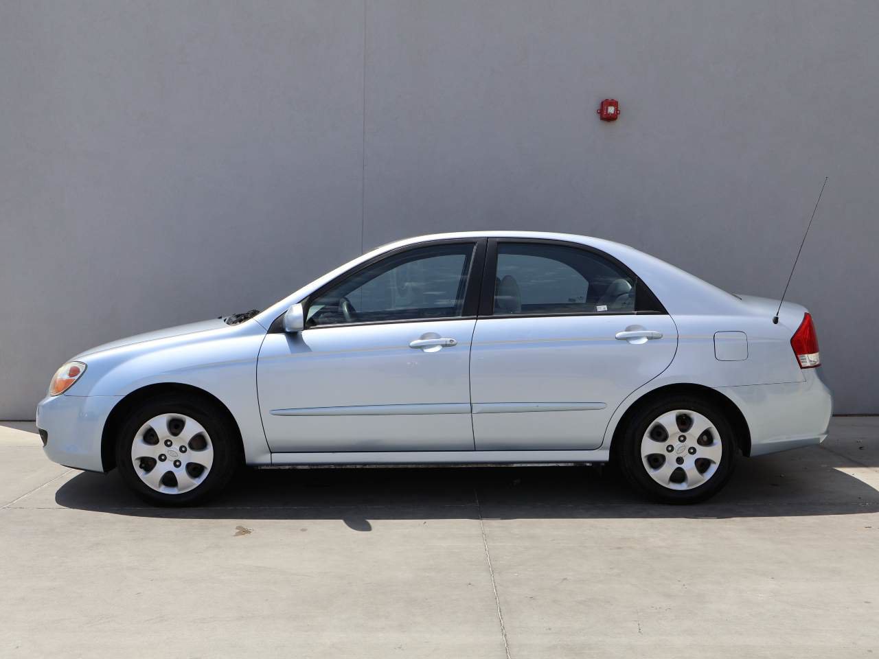 Used 2008 Kia Spectra EX FWD image 2