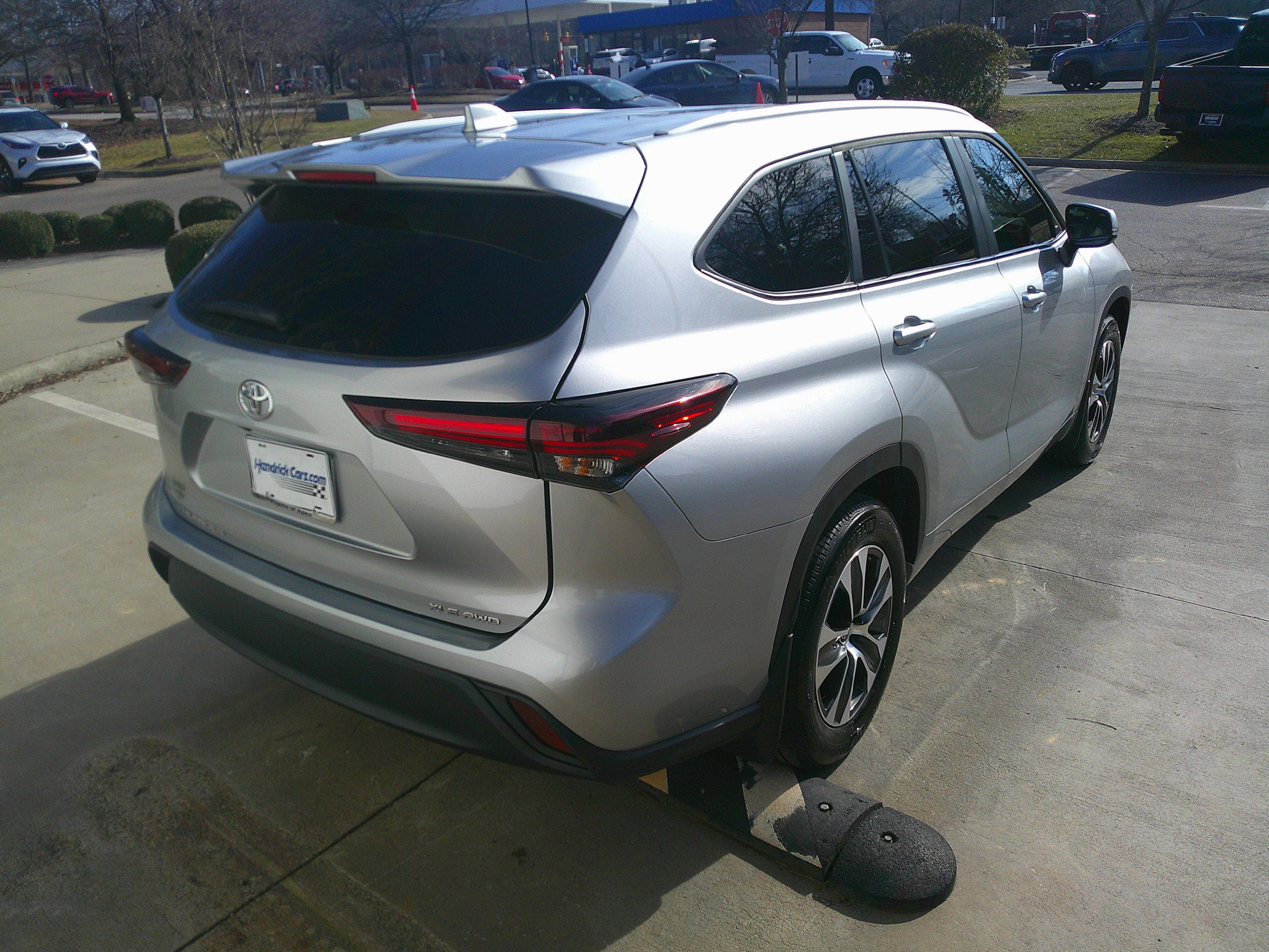 Used 2024 Toyota Highlander XLE image 13