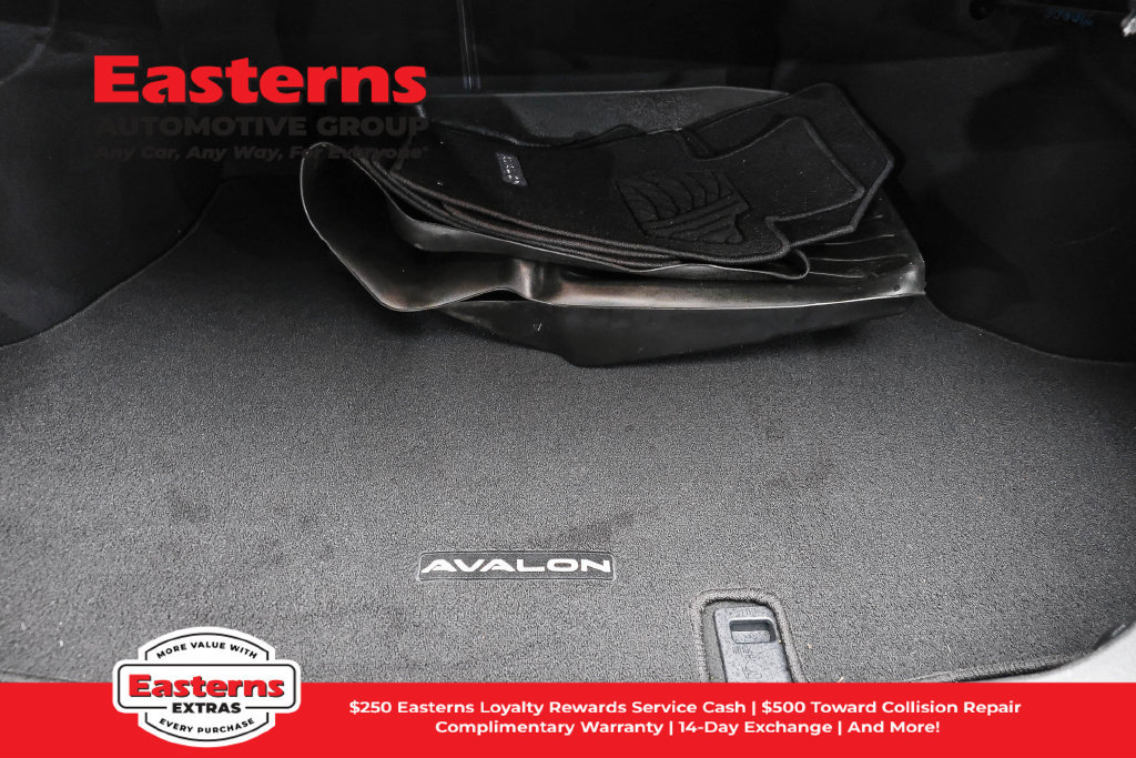 Used 2022 Toyota Avalon XLE w/ Moonroof Package FWD image 10