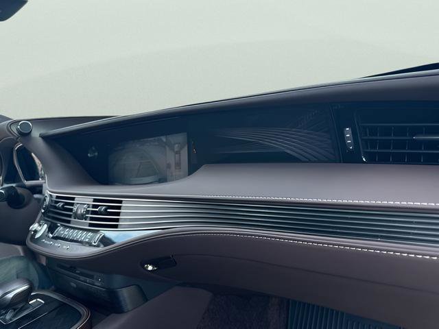 Used 2018 Lexus LS 500 w/ Interior Upgrade Package image 25