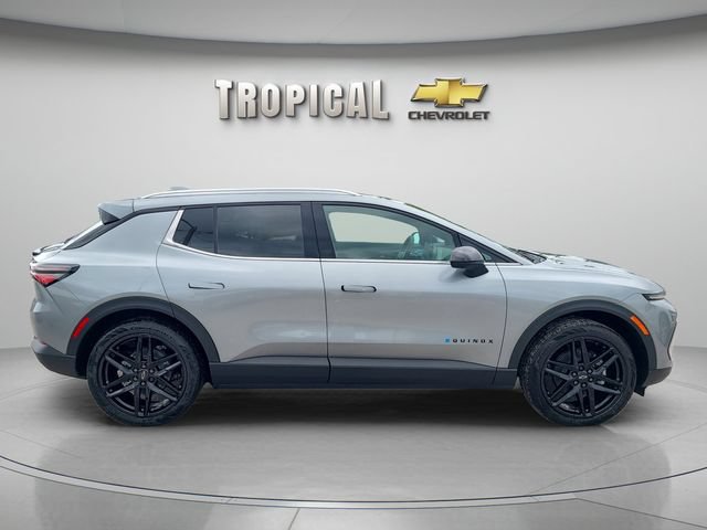 New 2026 Chevrolet Equinox EV LT w/ LPO, Blackout Package FWD image 8
