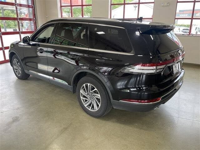Used 2023 Lincoln Aviator AWD image 5