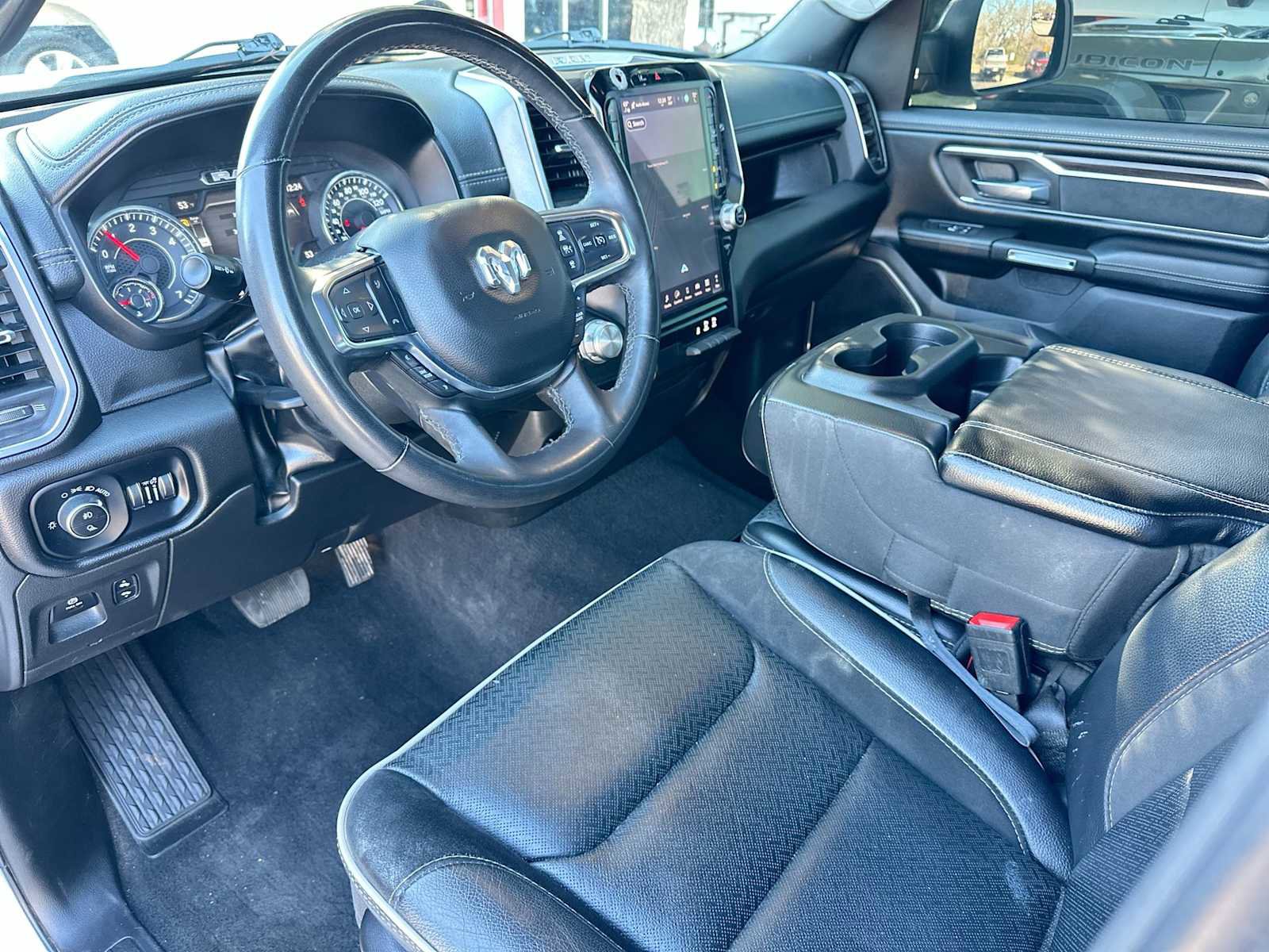 Used 2025 RAM 1500 Laramie image 18