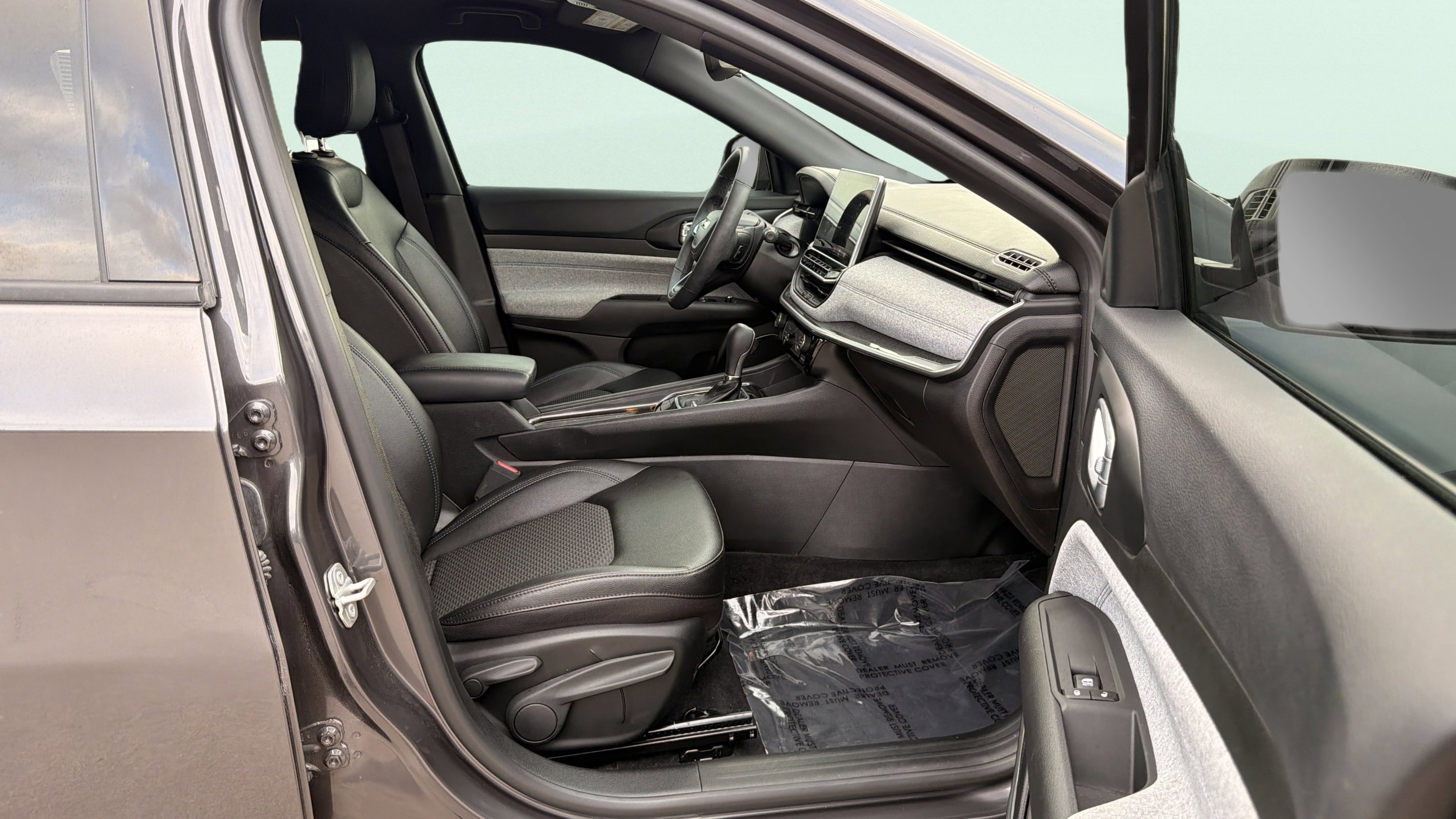 Used 2024 Jeep Compass Latitude image 36