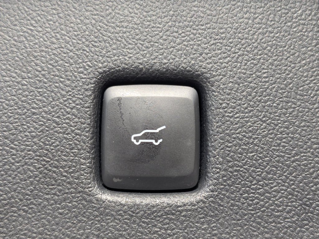 Used 2020 Ford Escape SE Sport FWD image 15