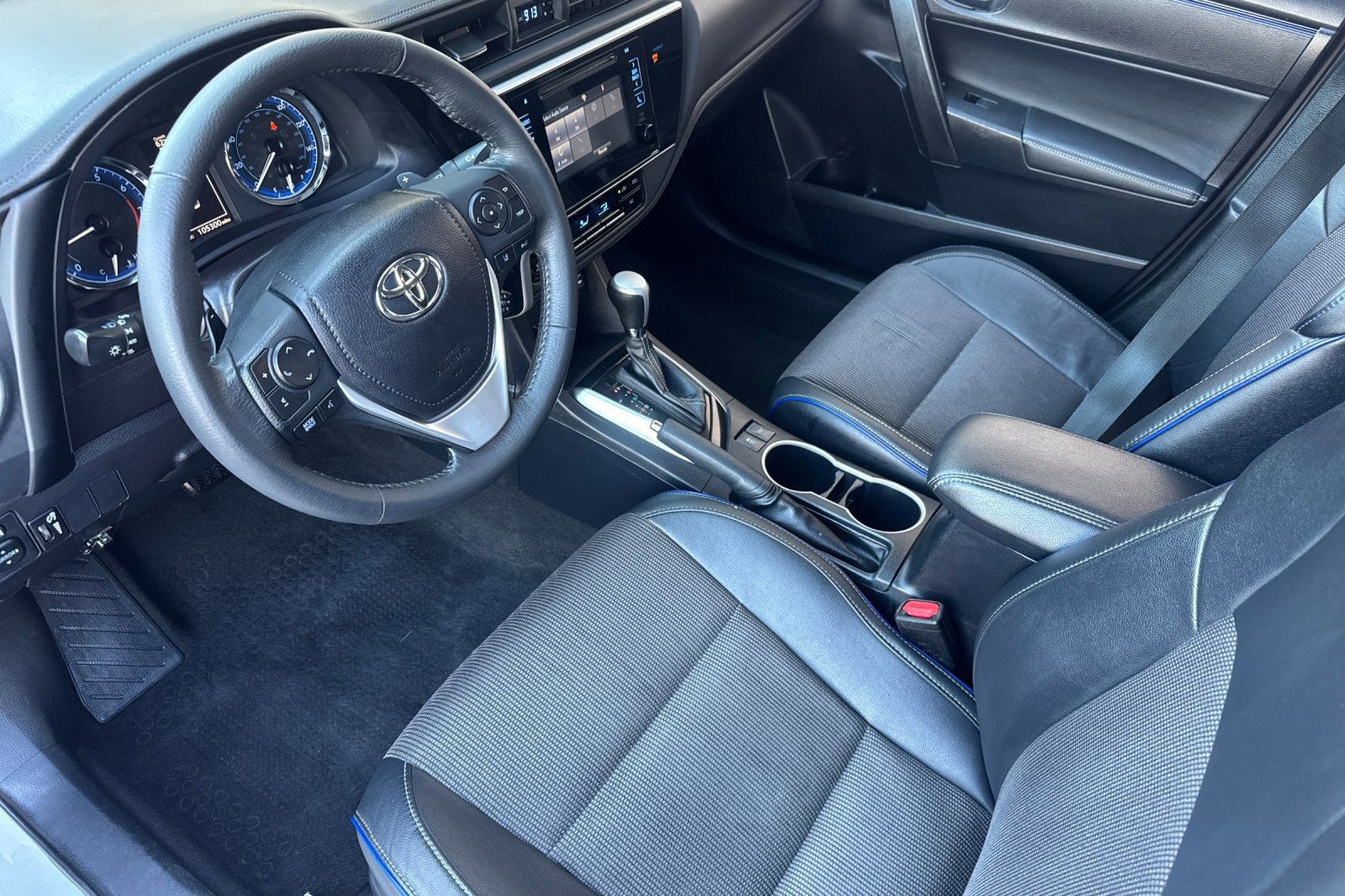 Used 2018 Toyota Corolla SE FWD image 14