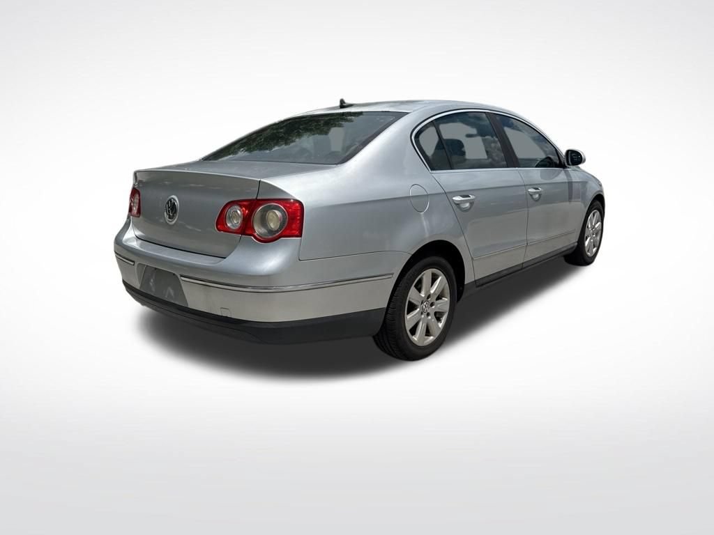 Used 2007 Volkswagen Passat 2.0T FWD image 5