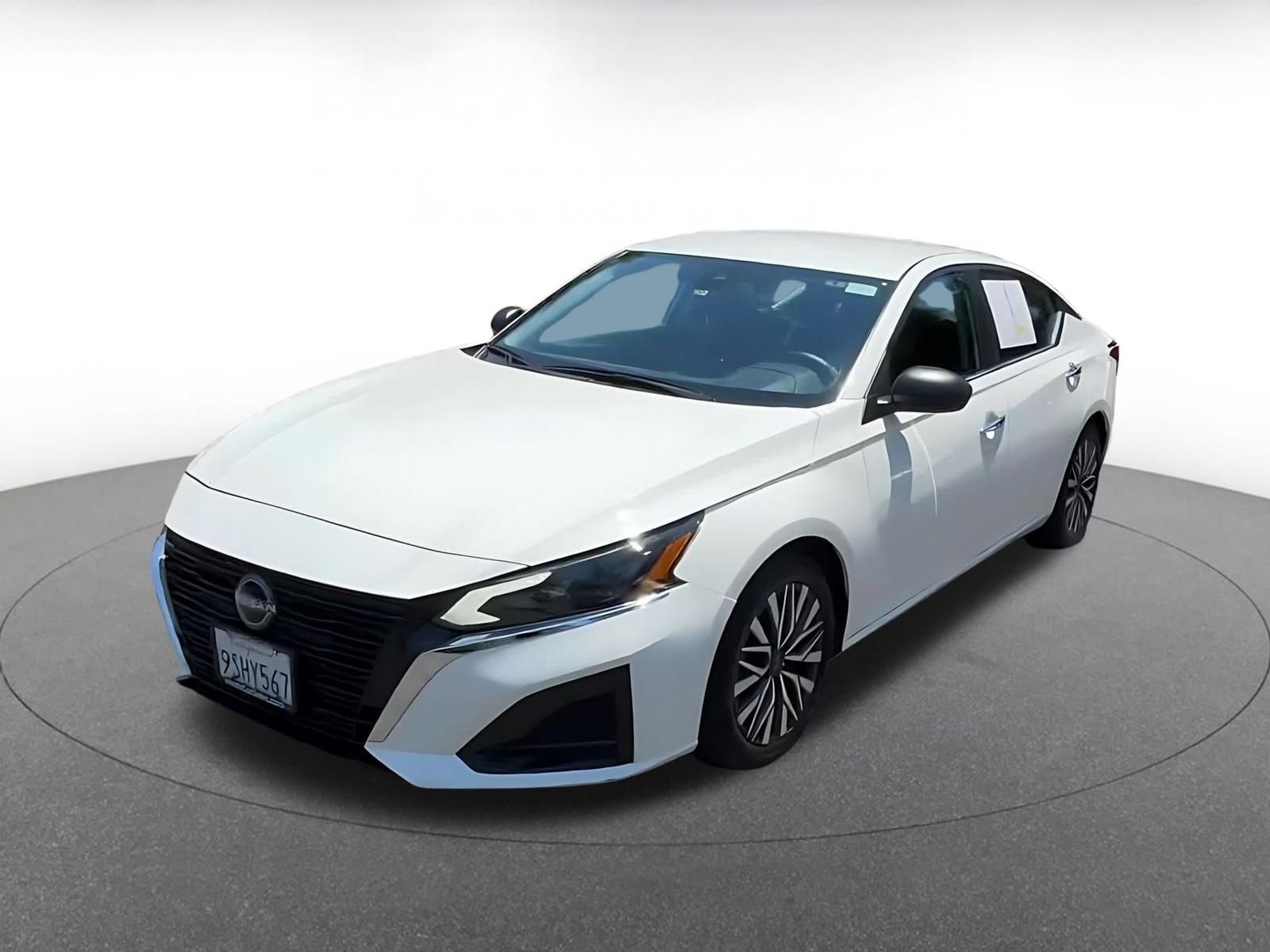 Used 2025 Nissan Altima 2.5 SV FWD image 7