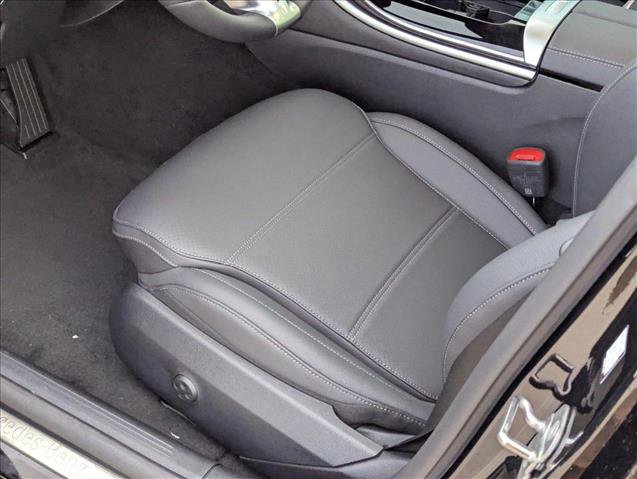 New 2025 Mercedes-Benz C 300 Sedan image 4