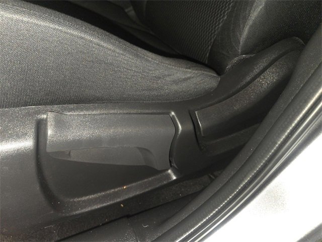 Used 2020 Nissan Rogue Sport S image 12