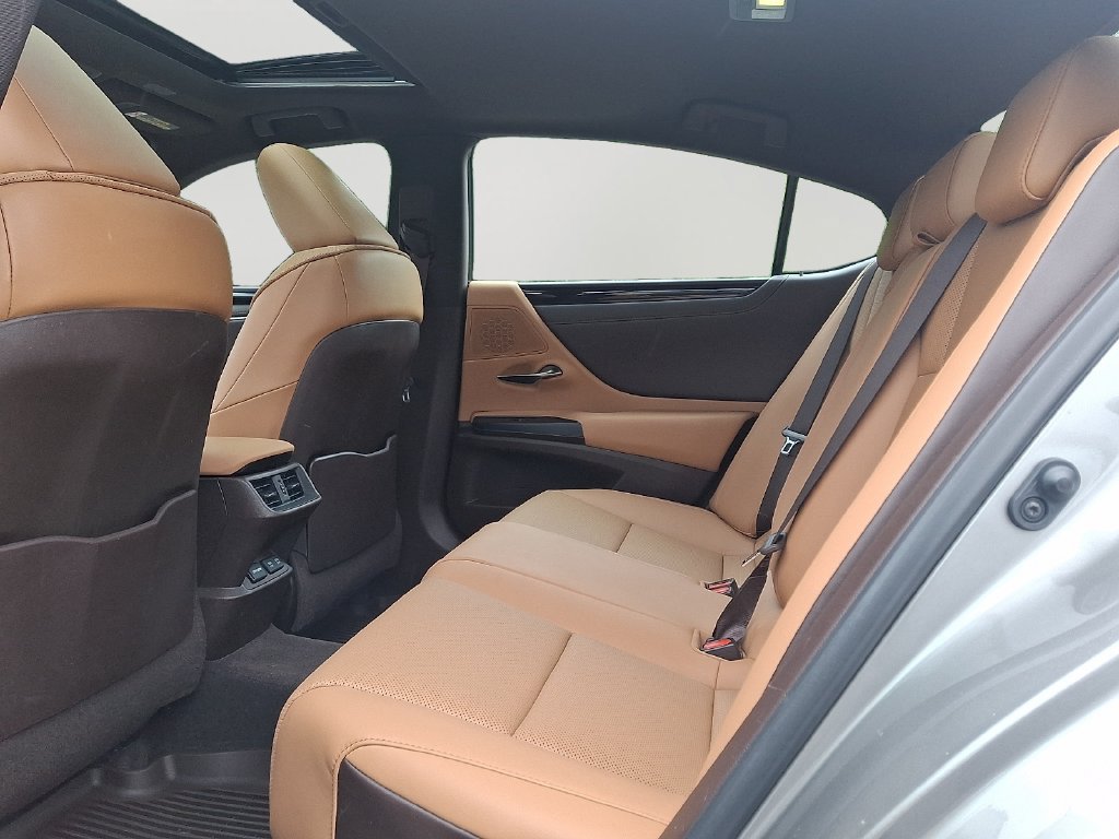 Used 2021 Lexus ES 350 w/ Premium Package FWD image 8