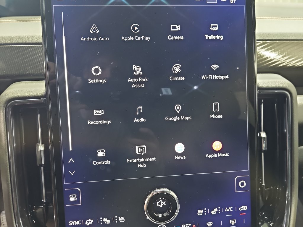 New 2026 GMC Yukon AT4 AWD/4WD image 25