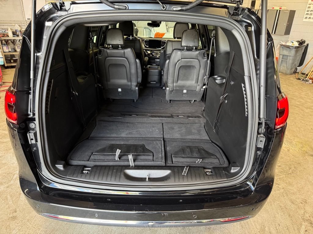 Used 2026 Chrysler Pacifica Select FWD image 34