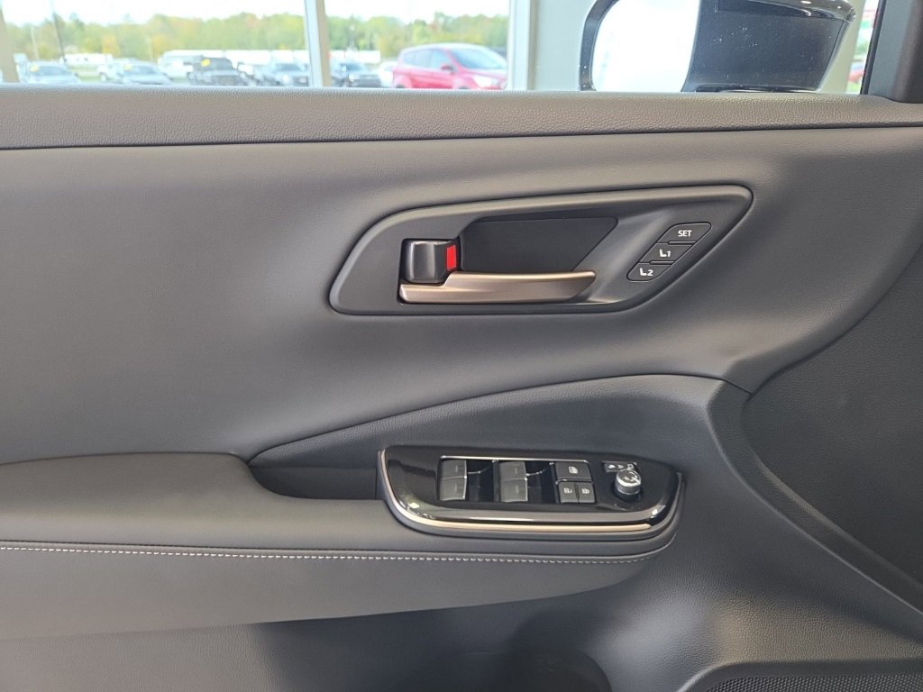 New 2026 Toyota Crown Platinum image 11