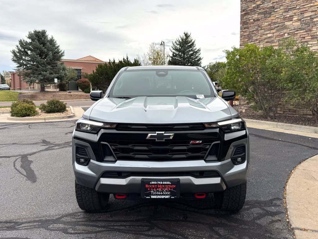 Used 2023 Chevrolet Colorado Z71 w/ Z71 Convenience Package 2 AWD/4WD image 3