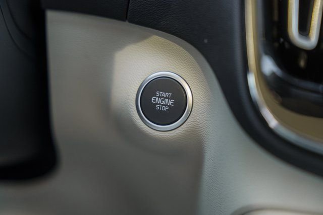 New 2026 Volvo XC40 B5 Ultra w/ Protection Package Premier image 27