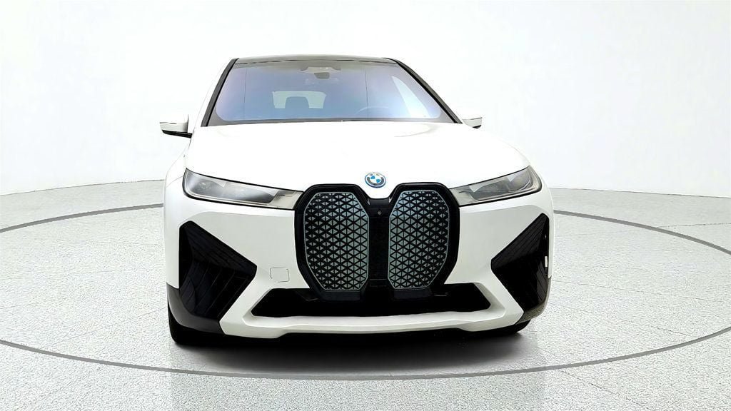Used 2024 BMW iX xDrive50 w/ Sport Package AWD/4WD image 2