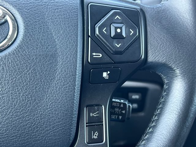 Used 2018 Toyota Sequoia Platinum AWD/4WD image 24