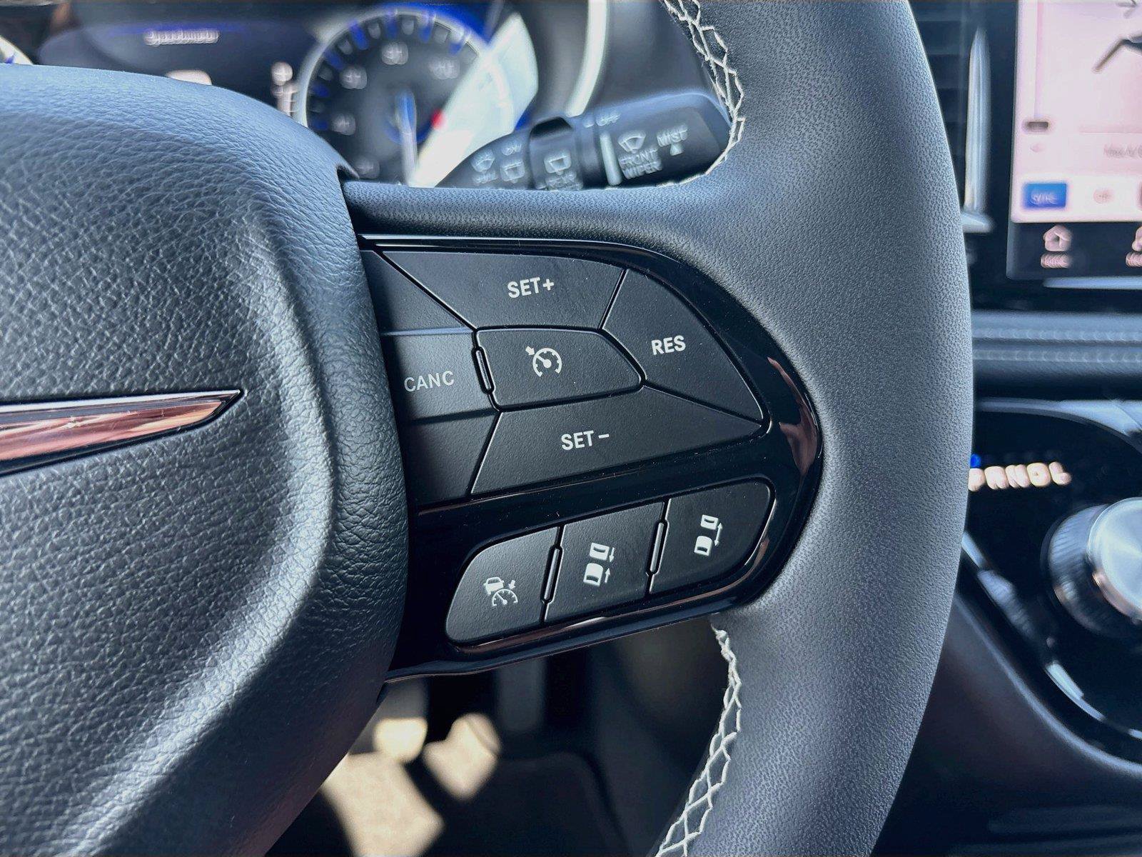 New 2026 Chrysler Pacifica Select w/ S Appearance Package AWD/4WD image 11