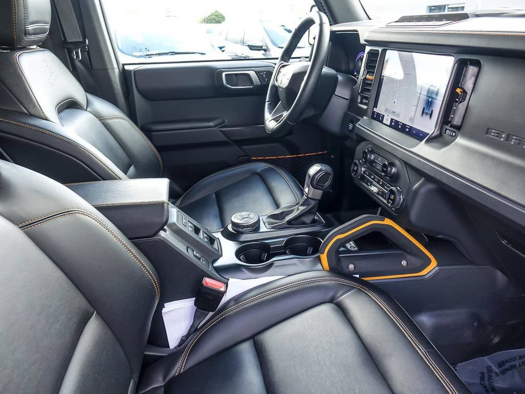 Used 2024 Ford Bronco Badlands w/ Sasquatch Package AWD/4WD image 32