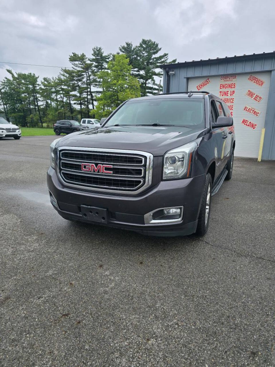 Used 2016 GMC Yukon XL SLT w/ Open Road Package AWD/4WD image 2