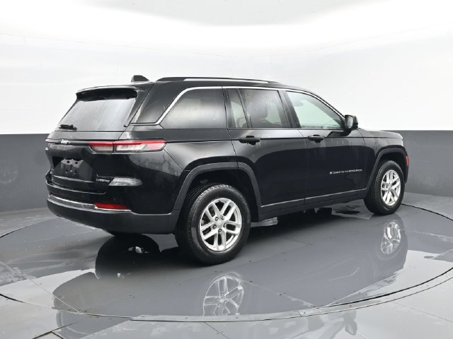 Used 2023 Jeep Grand Cherokee Laredo w/ Luxury Tech Group I AWD/4WD image 22