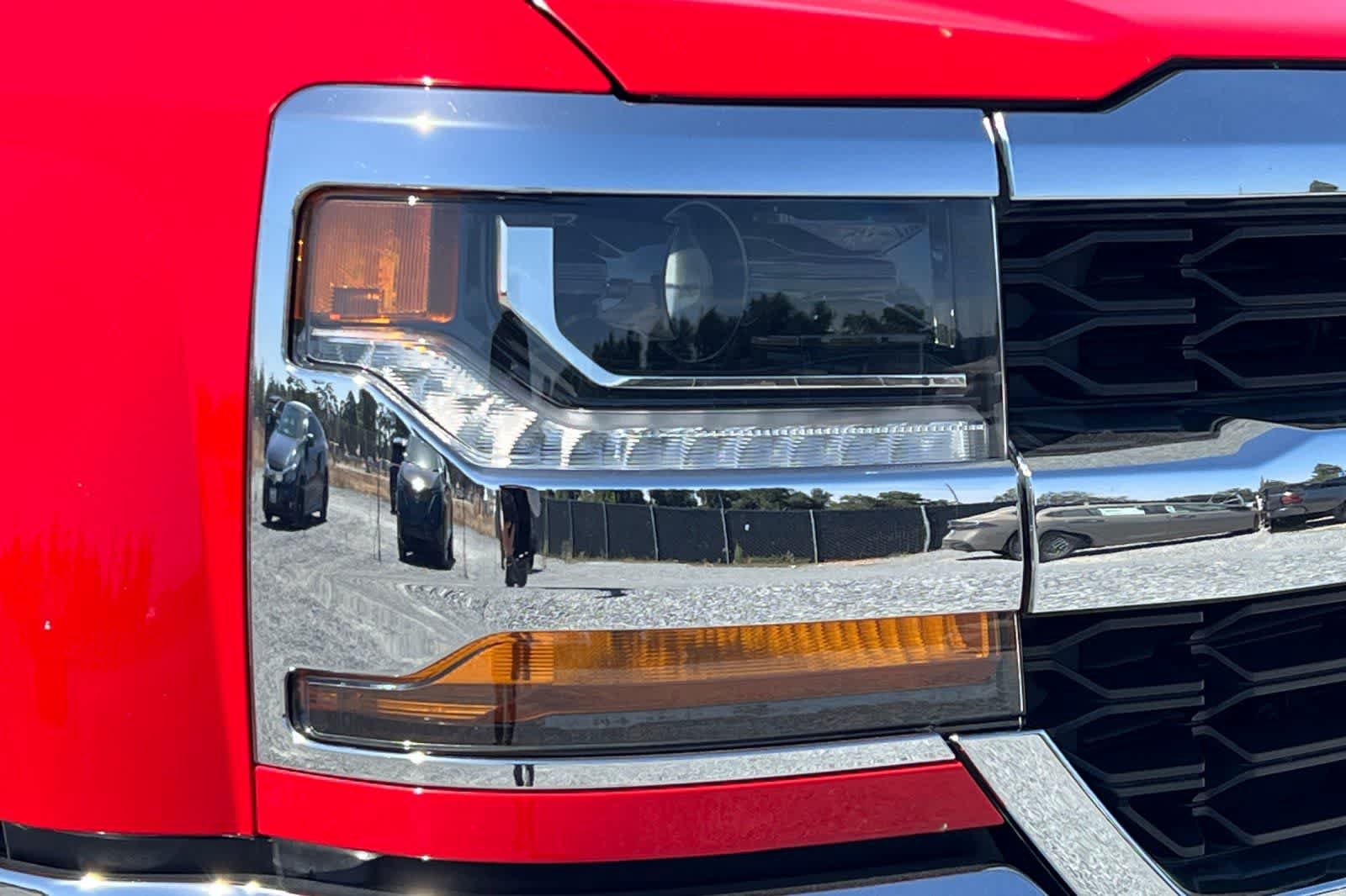 Used 2018 Chevrolet Silverado 1500 LT w/ All Star Edition RWD image 32