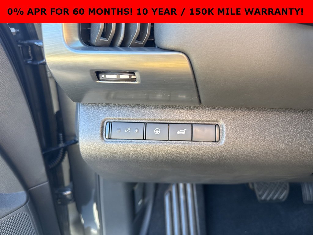 New 2025 Nissan Pathfinder SL w/ Black Appearance Package image 30