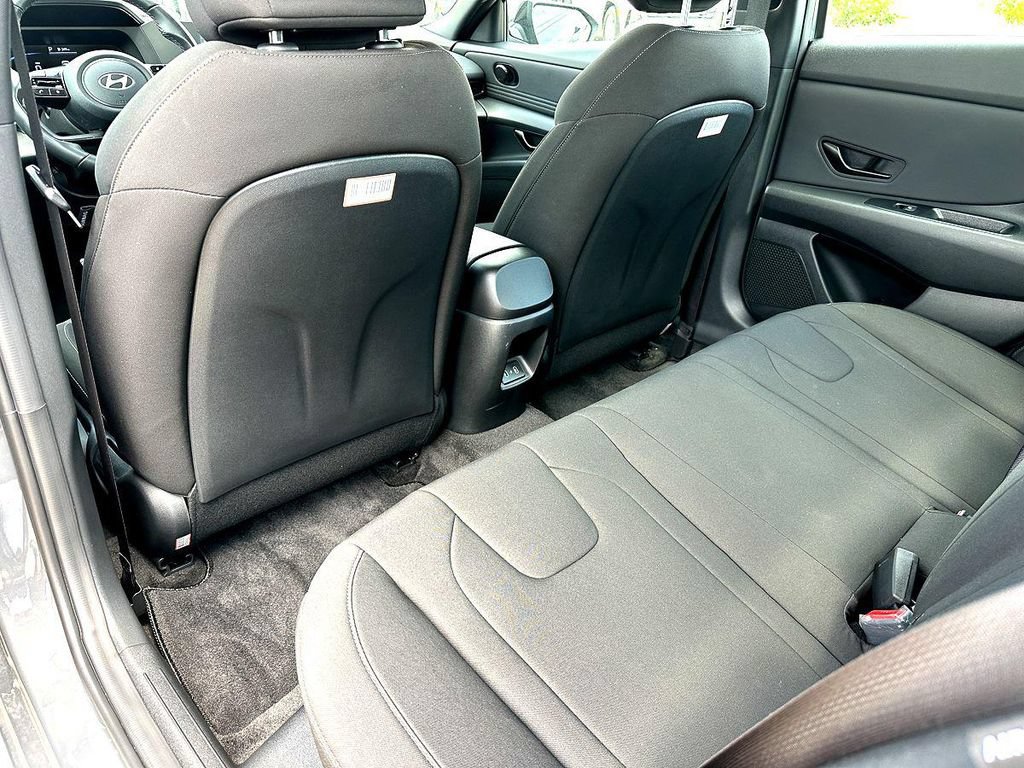 Used 2025 Hyundai Elantra Sport FWD image 22