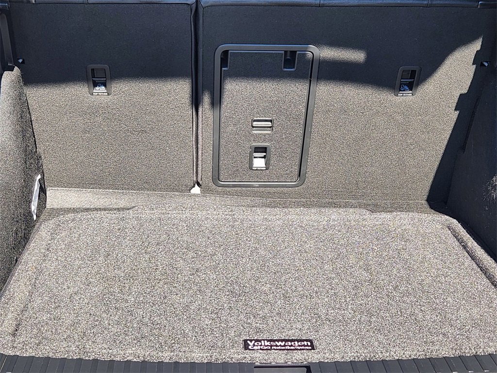 Used 2025 Volkswagen Taos SE image 21