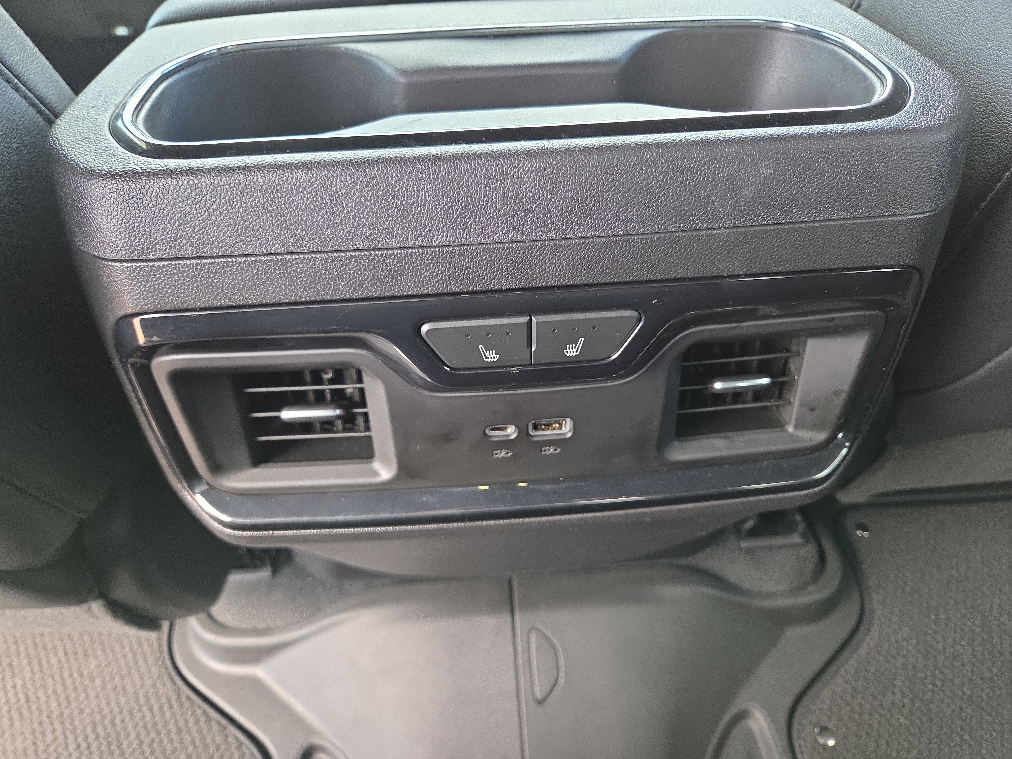 Used 2024 GMC Sierra 1500 AT4 w/ Technology Package image 21