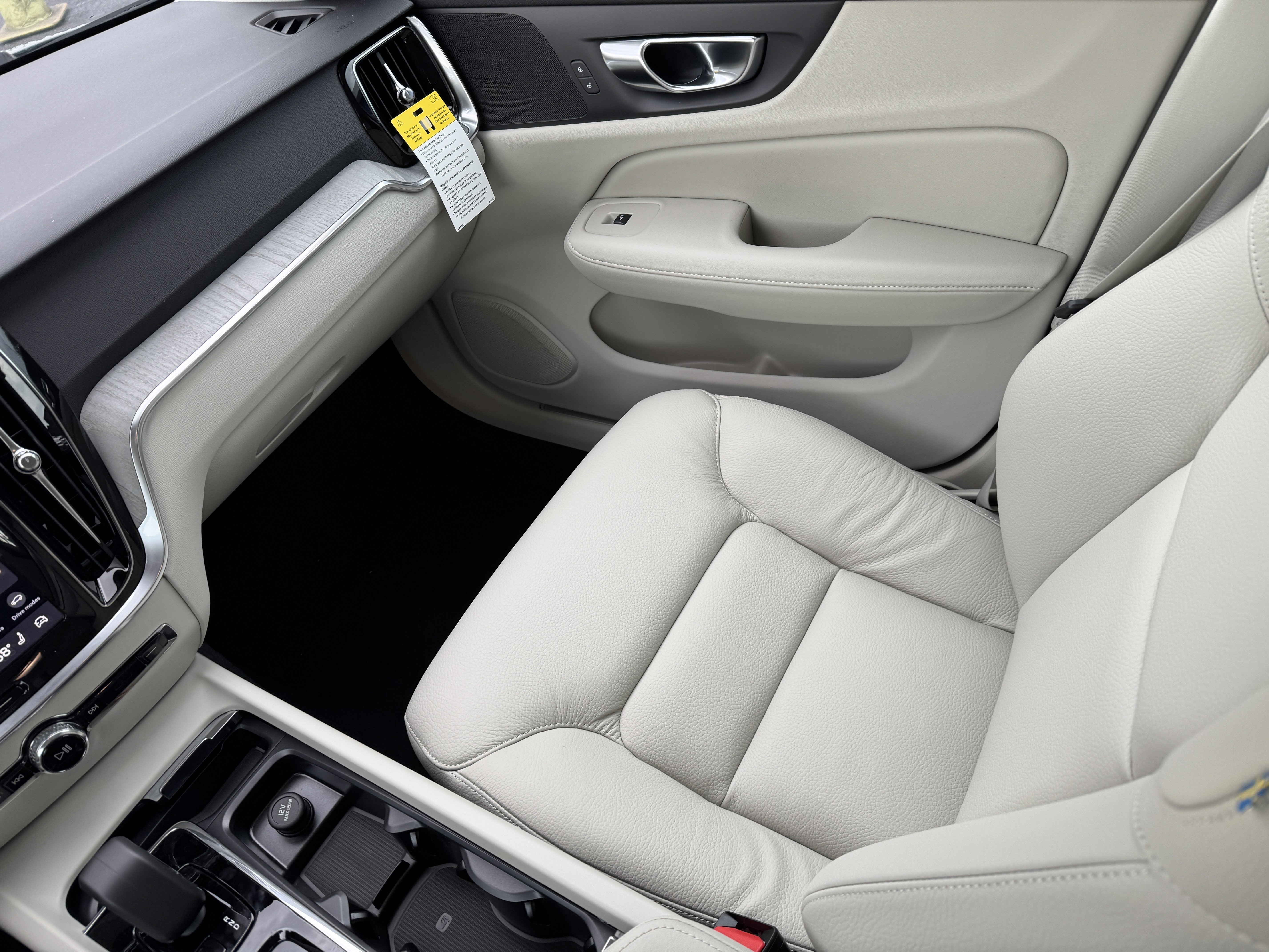 New 2026 Volvo V60 B5 Cross Country Plus w/ Protection Package Premier image 18