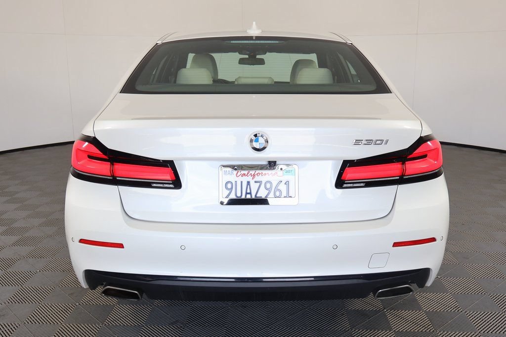 Used 2023 BMW 530i w/ Premium Package RWD image 4