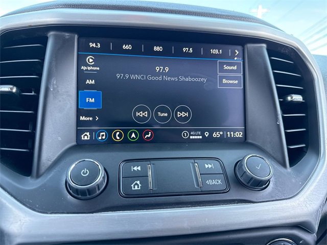 Used 2023 GMC Acadia SLT image 16