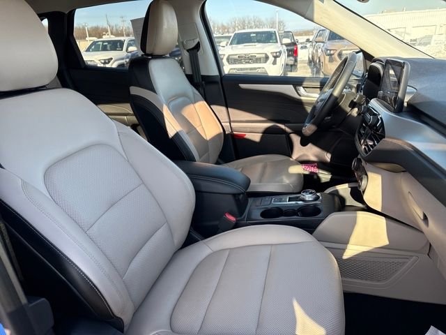 Used 2022 Ford Escape SEL image 12
