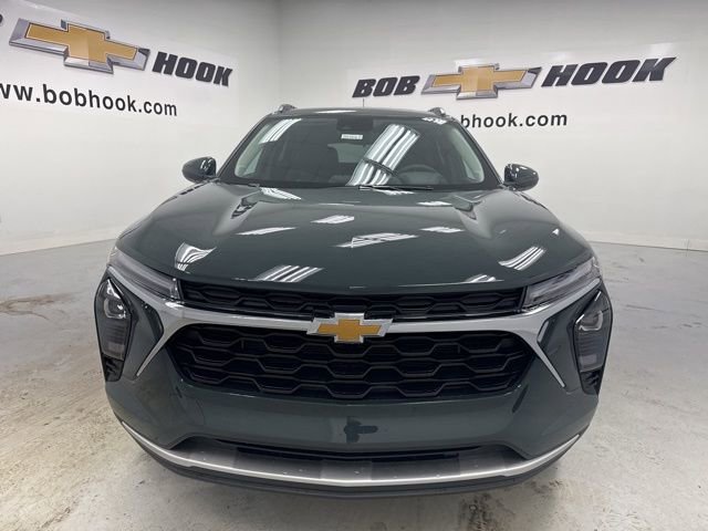 New 2026 Chevrolet Trax LT w/ Driver Confidence Package image 2