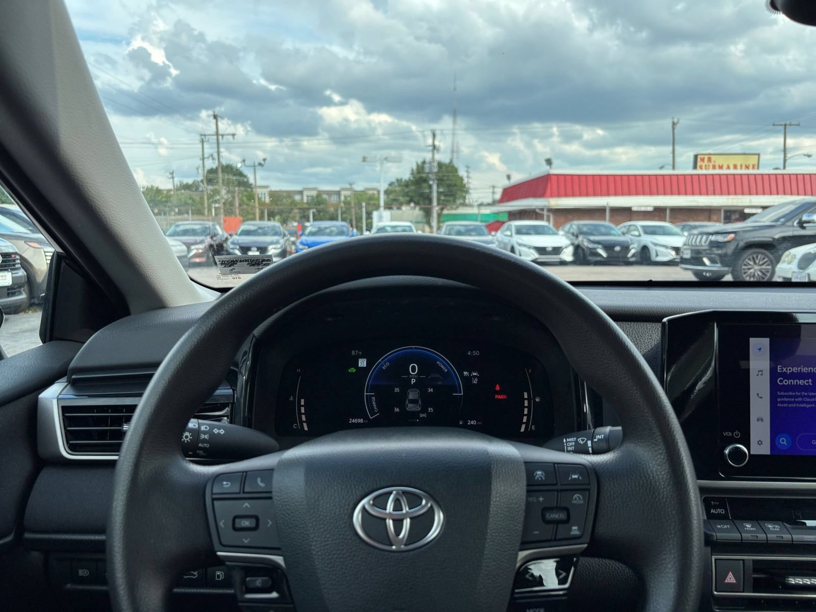 Used 2025 Toyota Camry LE FWD image 32