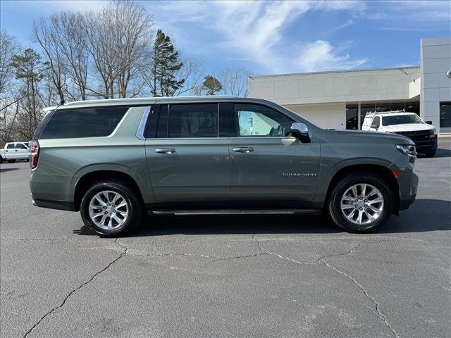 Used 2023 Chevrolet Suburban Premier image 3