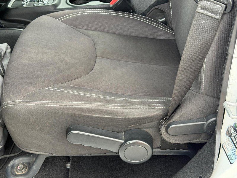 Used 2015 Jeep Wrangler Unlimited Sahara w/ Connectivity Group image 20