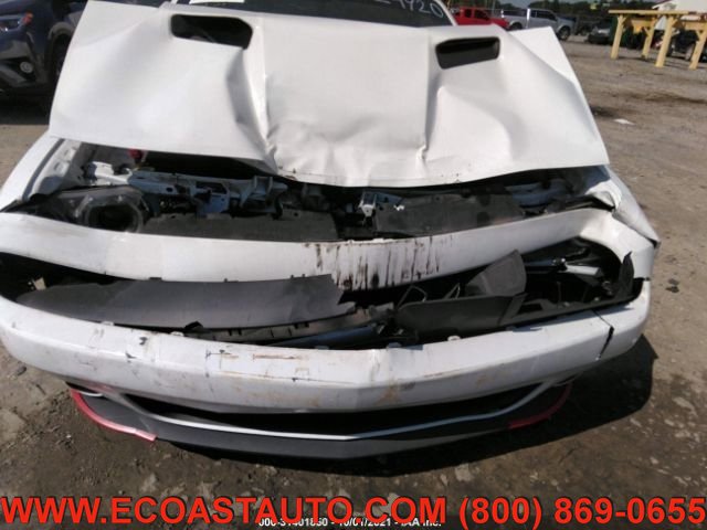 Used 2019 Dodge Challenger SXT image 5