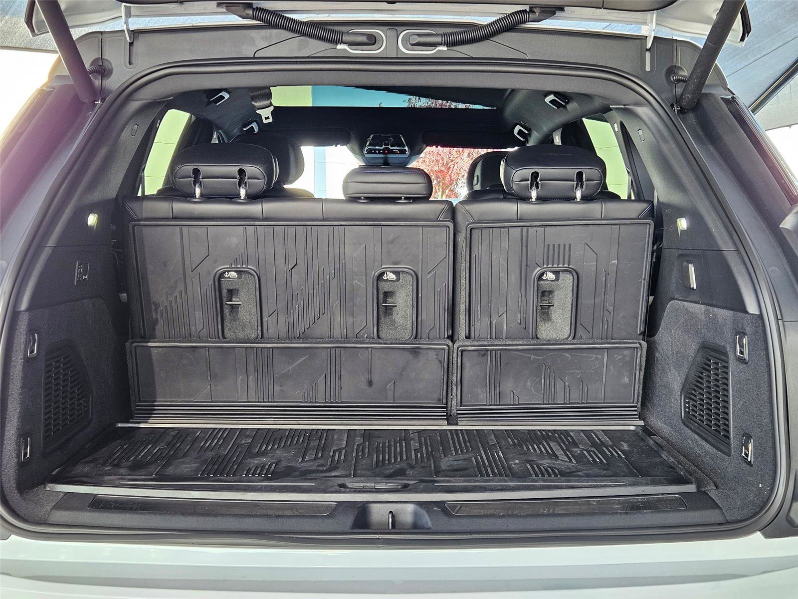 New 2026 Cadillac Escalade IQ Luxury 1 w/ LPO, Floor Liner Package AWD/4WD image 30