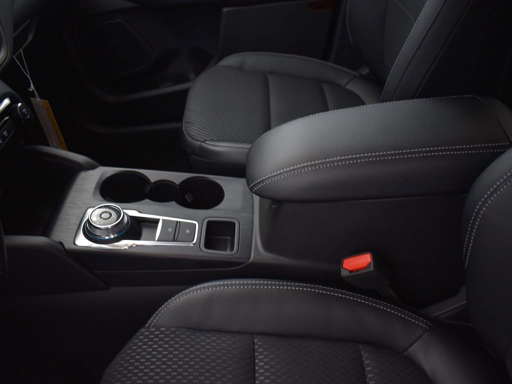 New 2025 Ford Escape SE FWD image 16