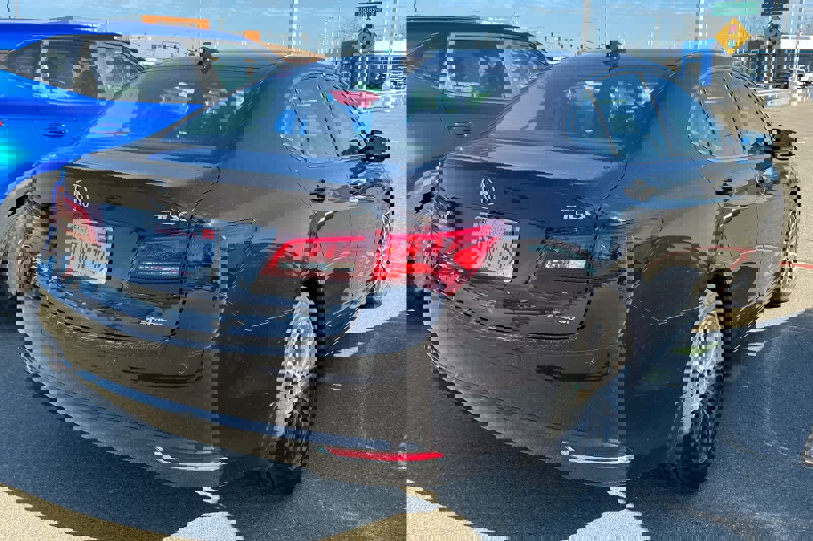 Used 2015 Acura TLX V6 SH-AWD w/ Advance Package image 2