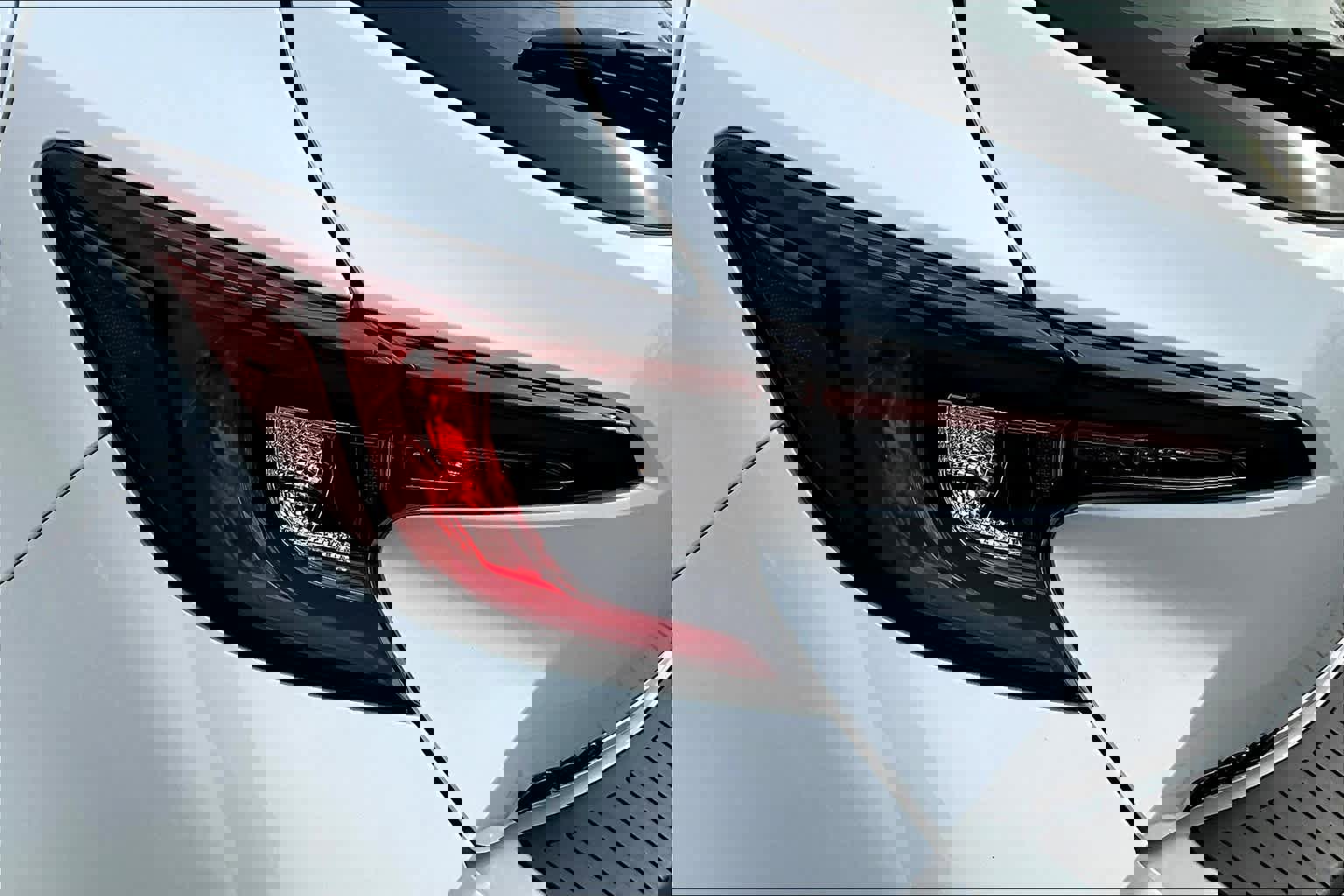 Used 2024 Toyota Corolla SE w/ SE Package image 28