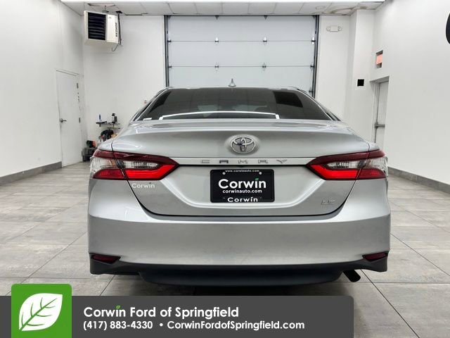 Used 2022 Toyota Camry LE image 4