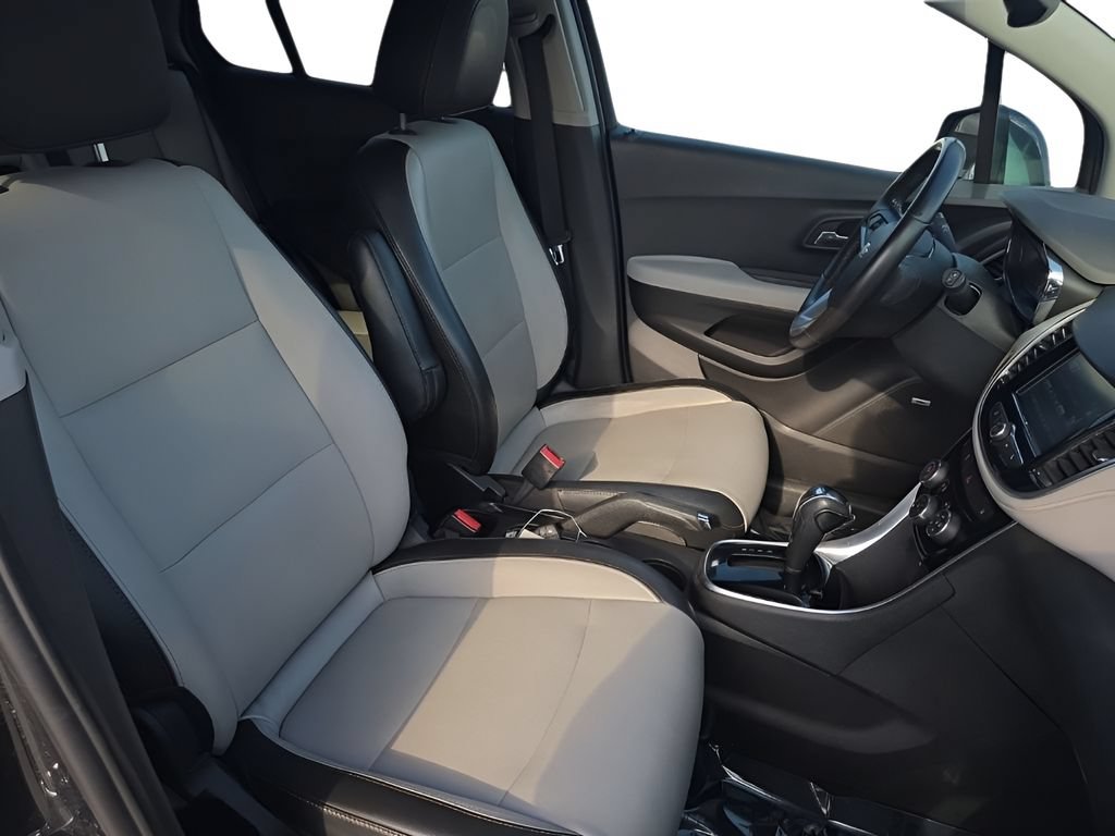 Used 2017 Chevrolet Trax Premier w/ Driver Confidence II Package AWD/4WD image 24