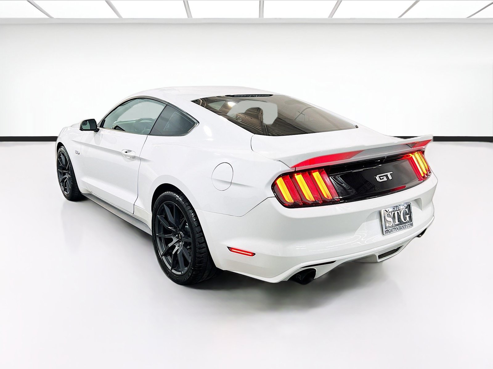 Used 2017 Ford Mustang GT w/ Interior & Wheel Package RWD image 6