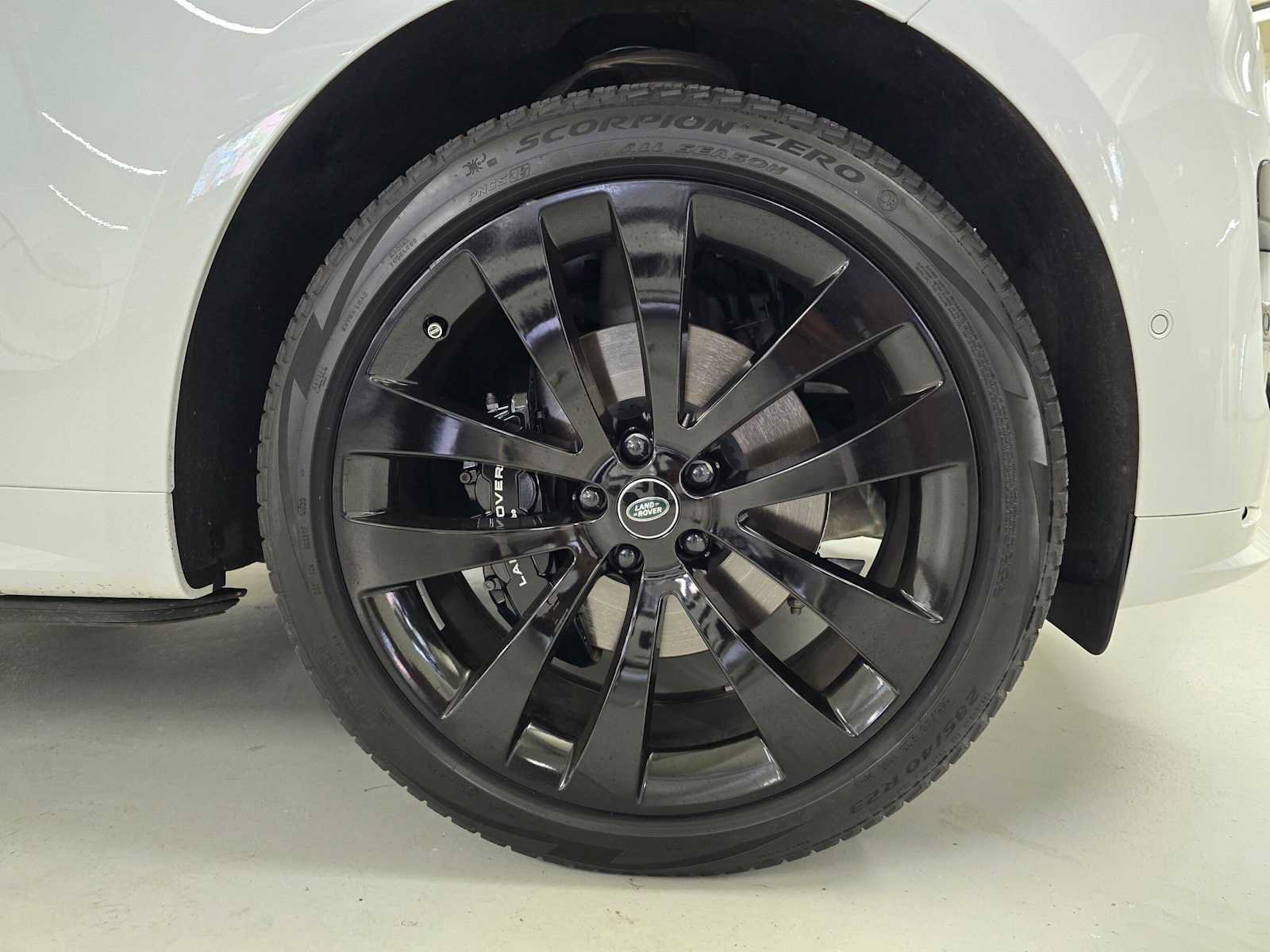 Used 2024 Land Rover Range Rover Sport Dynamic SE AWD/4WD image 9