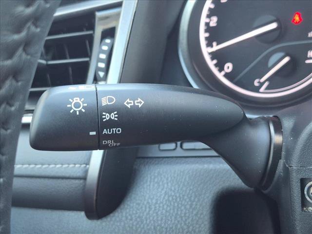 Used 2024 Toyota Camry SE w/ Convenience Package FWD image 7