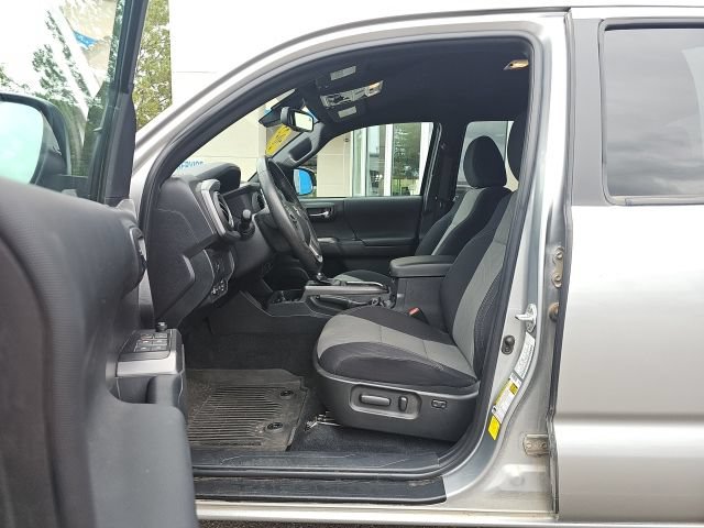 Used 2023 Toyota Tacoma TRD Off-Road AWD/4WD image 9